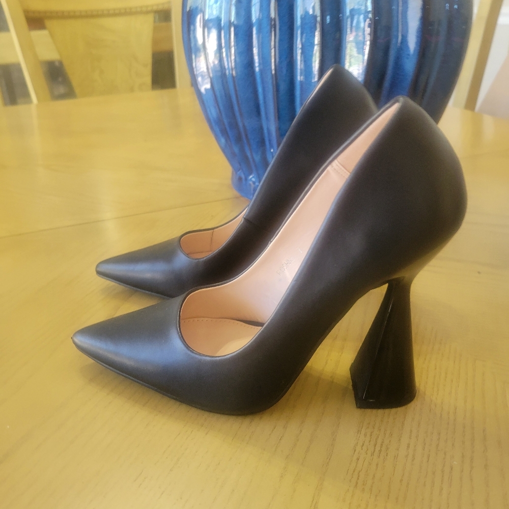 NWOT Black Heels By Raid